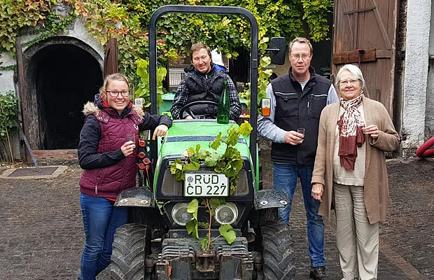 Tilbert Nägler im Weinberg